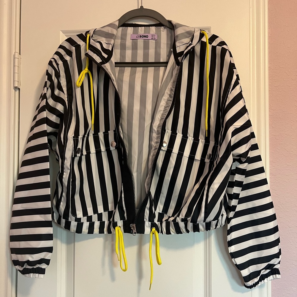 Cropped lightweight rain jacket